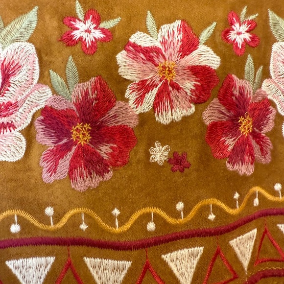 Savanna Jane Tan Faux Suede Jacket with Floral Embroidery NWT Size L - Picture 5 of 10